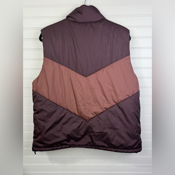 The North Face women’s purple Sylvester colorblock retro puffer vest. Size XL - Picture 2 of 10